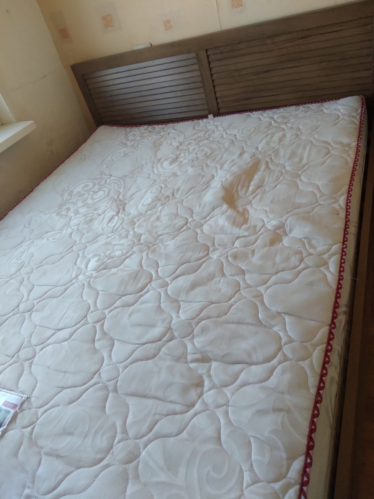 Ліжко дерев'яне jysk