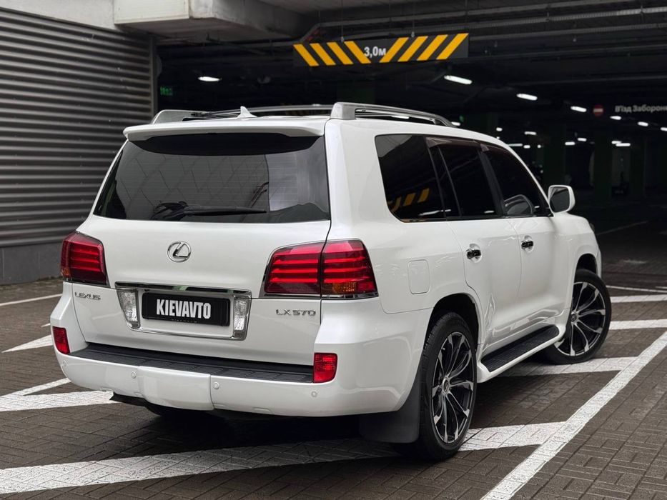 Lexus LX 570, 2008 рік, 5.7 газ/бензин, 268 тис. км., Повний привід