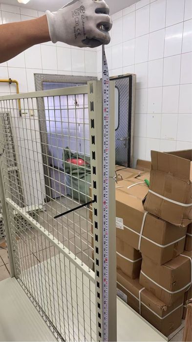 Regaly sklepowe dwystronne krata do łącznia szeregowego