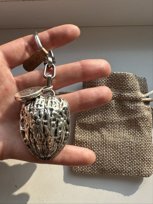 Новий брелок/сувенір срібний горіх, ручна робота