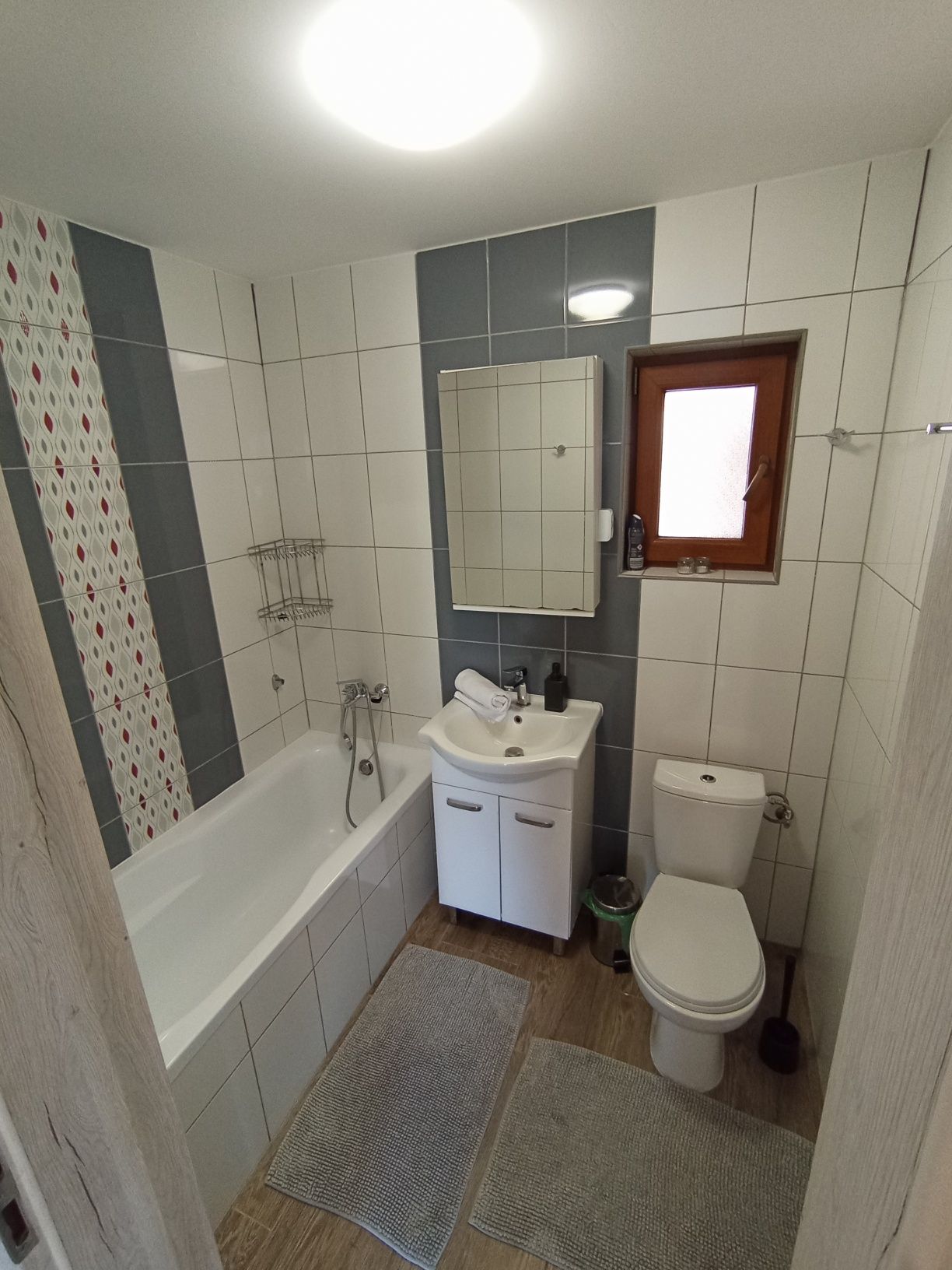 JACUZZI  SAUNA BASEN  Wolne terminy! Plac zabaw Mazury