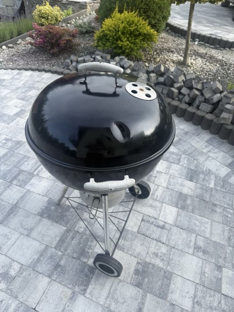 Grill węglowy Weber 57cm użyty kilka razy, jak nowy