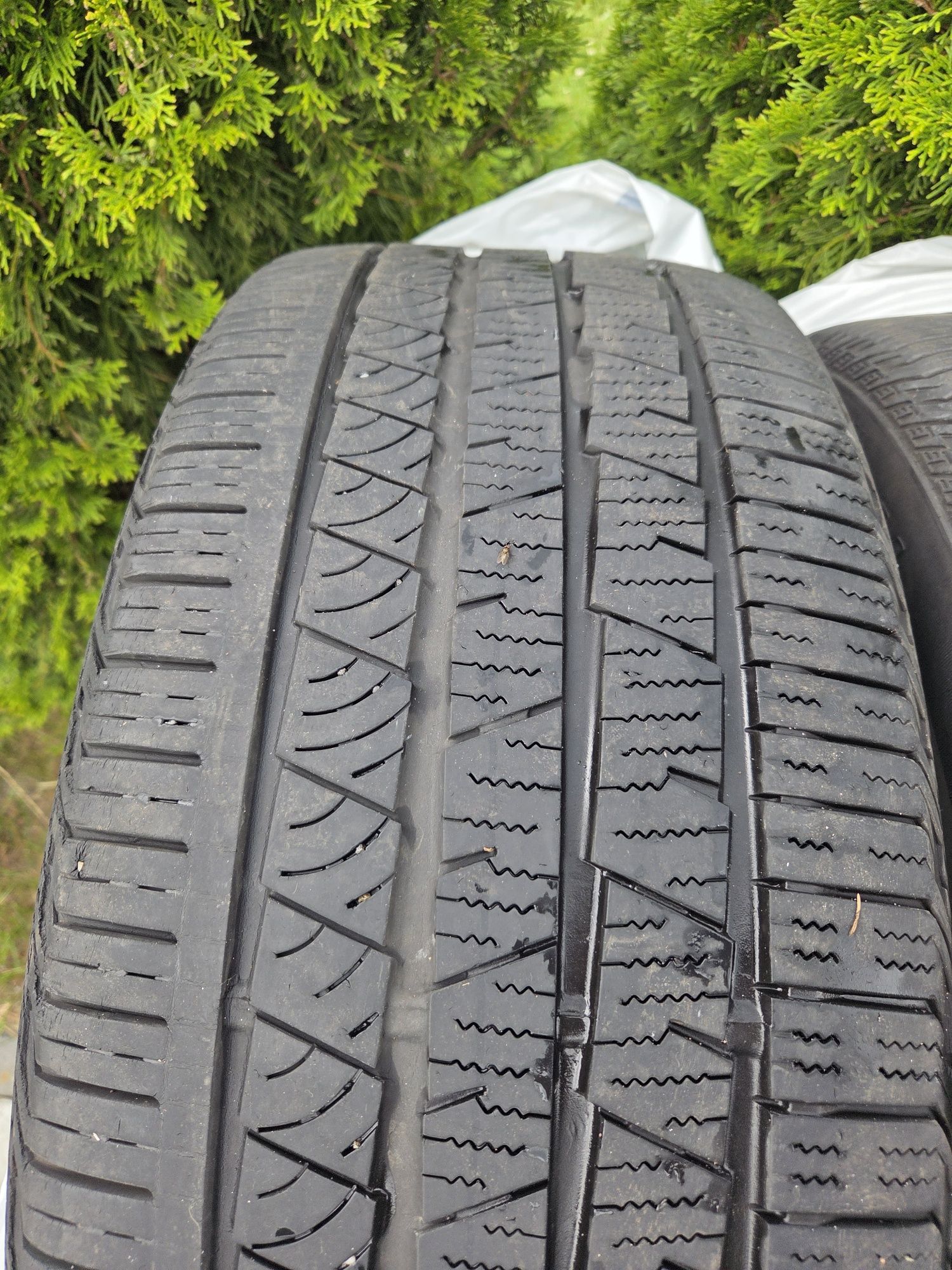 Opony 255/45/20 Continental cross sport LX