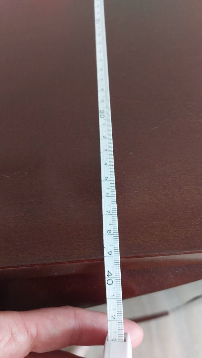 Sprzedam zestaw mebli – stół, 4 krzesła, komoda