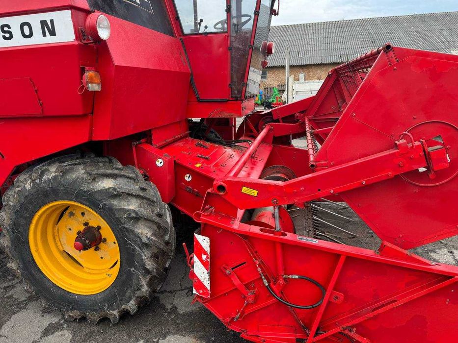 Свіжопривезений комбайн massey ferguson 240 claas,john deere Норвегія