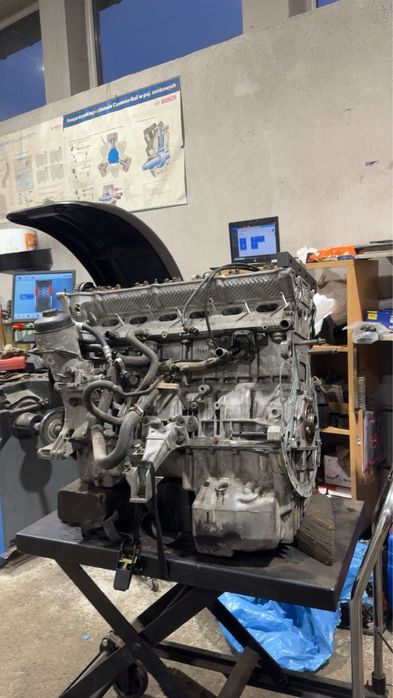 Słupek kompletny M52B28 225km 1Vanos