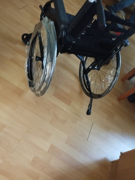 Sprzedam nowy wózek inwalidzki