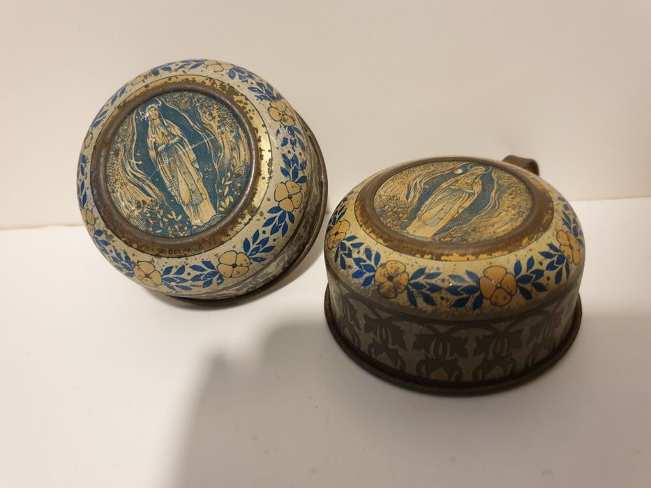 2 antigas chavenas de peregrinação francesas em chapa N.S. de Lourdes