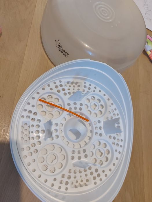 Starylizator  do mikrofalówki Tommee tippe. Uzywany