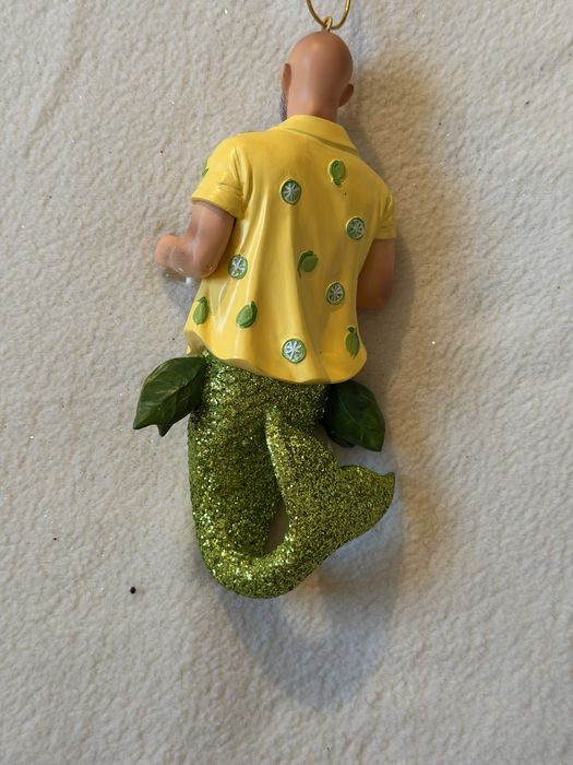 Enfeite sereio merman em porcelana com glitter – vários