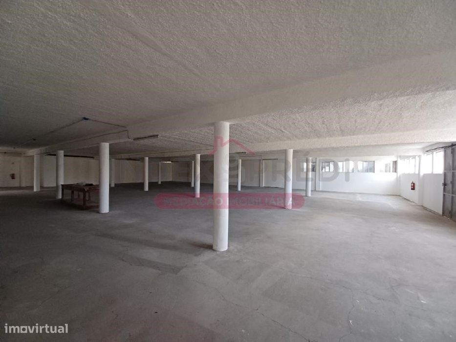 O armazém localiza-se em Mangualde.