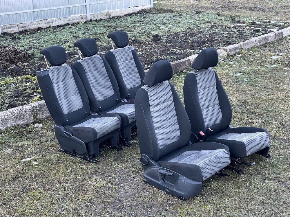 Передні сидіння trafic vivaro sprinter сиденья с подлокотником т4 vito