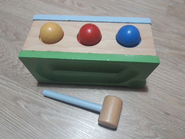 Drewniana zabawka dla malucha