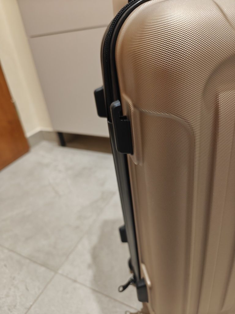 Walizka podróżna Wings Unlimited 38l nowa szampańska kabinowa