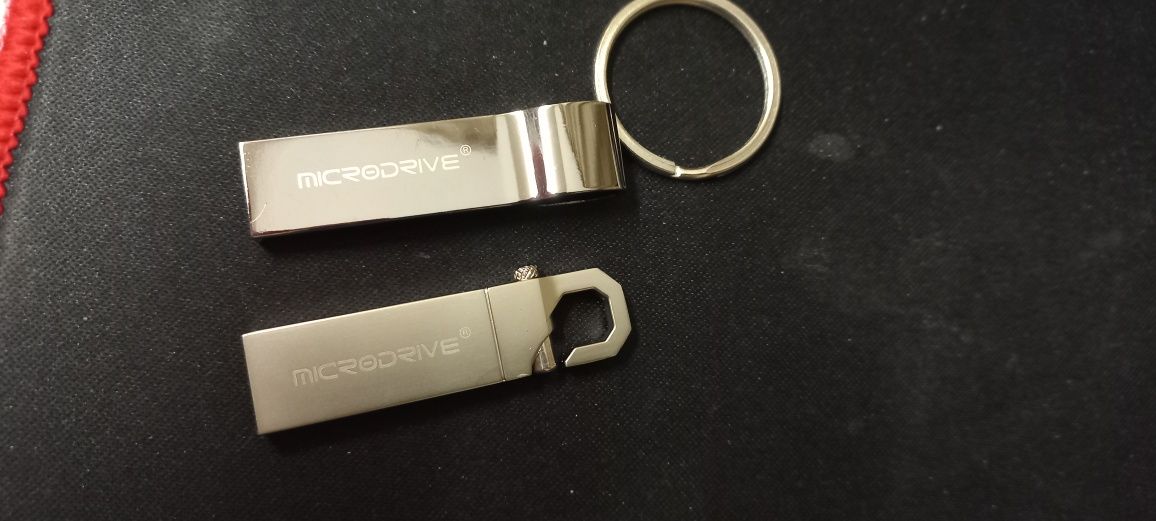 USB Flash Drive / Флешка