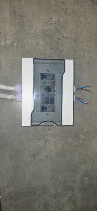 Щит для подключения гибридного инвертора с защитой