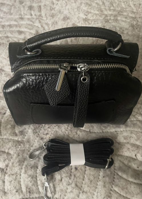 Елегантна шкіряна, красива сумочка