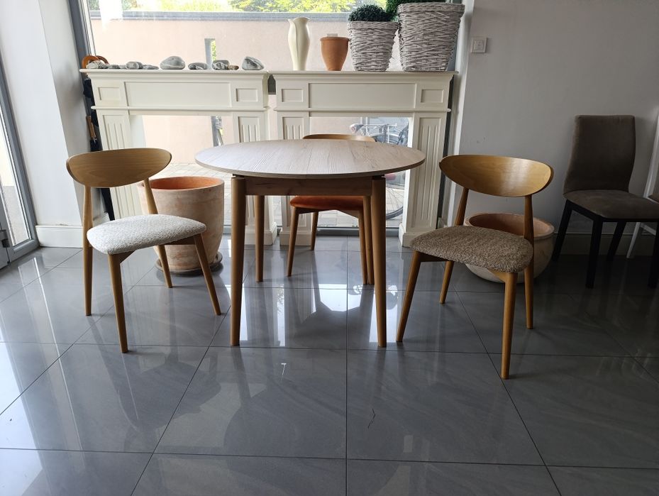 Stylowy stół do kuchni i salonu,100 cm, bukowe nogi, Różne wybarwienia