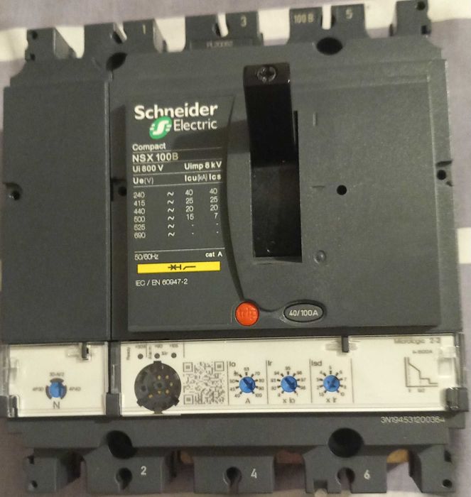 Автоматичний вимикач SCHNEIDER