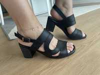 Sandálias conforto, em preto tamanho 36. Novas