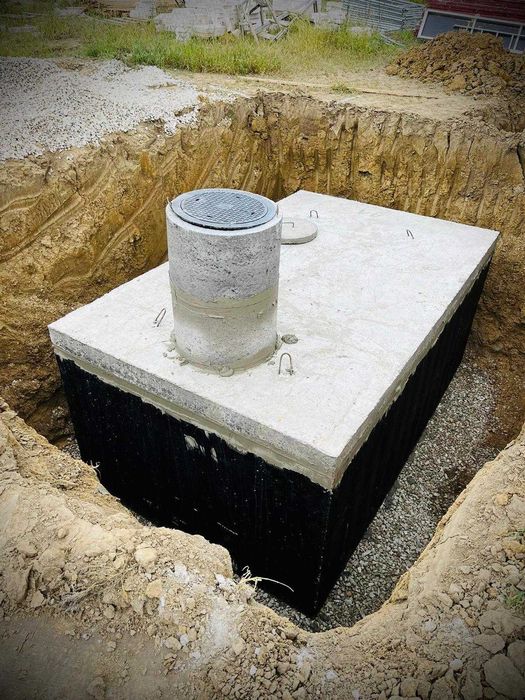 Szambo betonowe, szamba, zbiornik na wodę deszczową, deszczówkę.