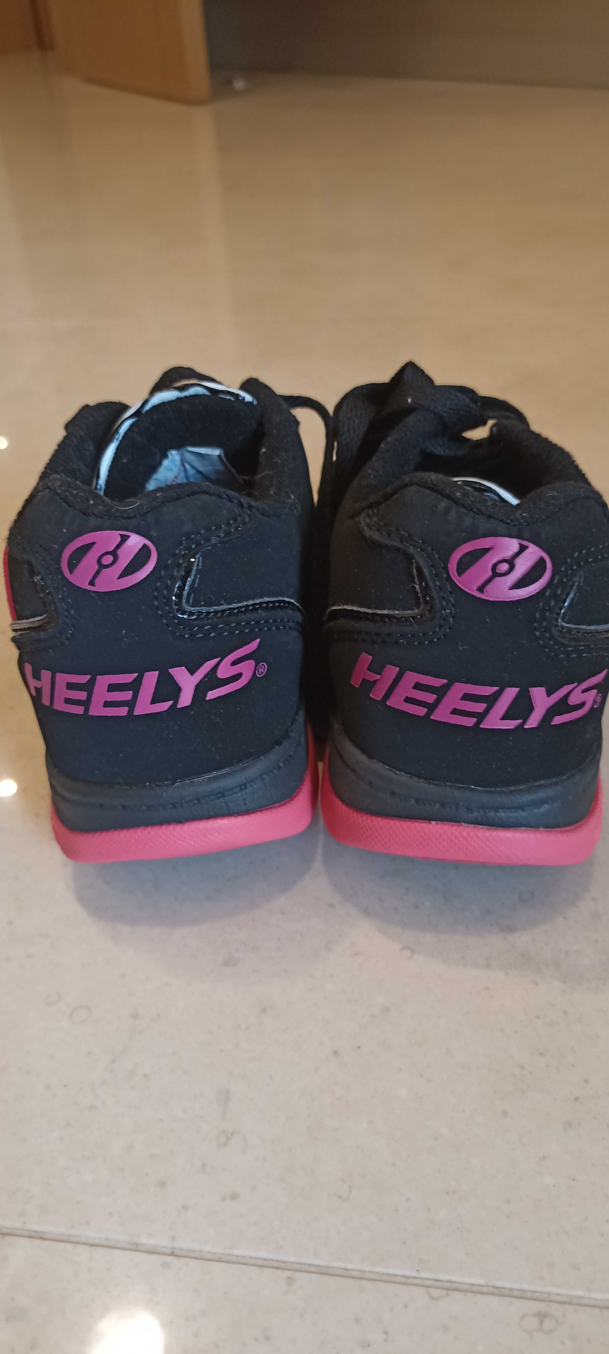 Tenis Heelys com rodinhas - 32