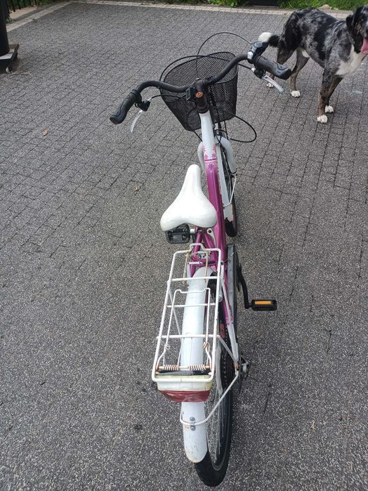 Rower dla dziewczynki i kask . Okazja rower damski . Kask gratis .