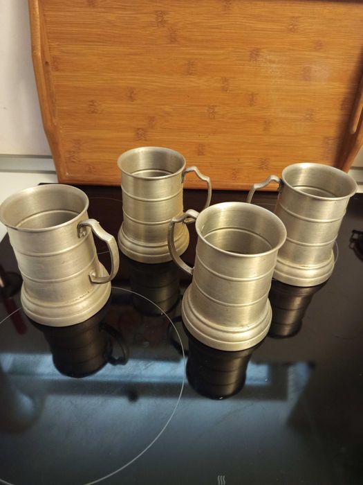 Canecas de cerveja antigas