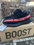 Adidas Yeezy Boost 350 V2 Red Stripe Core Black sneakersy niskie 44