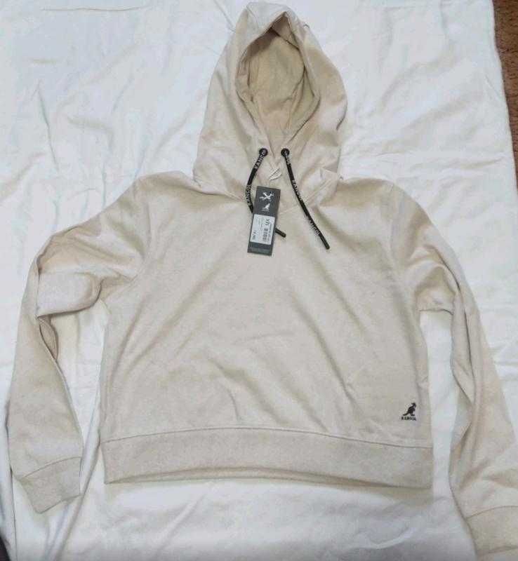 Светлый фирменный спортивный костюм Kangol