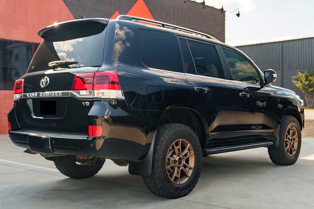 Toyota Land Cruiser      2020