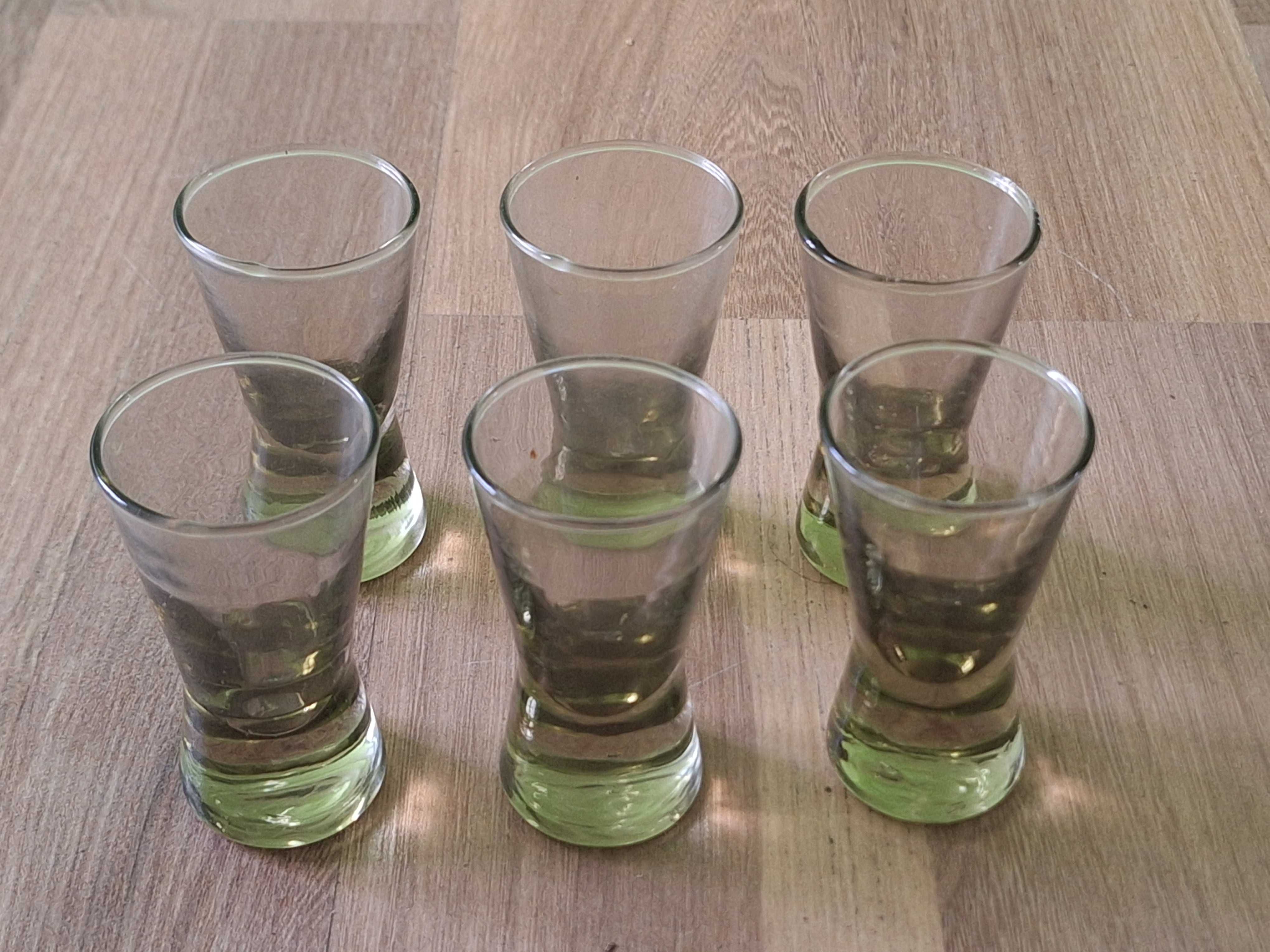 6 pięknych kieliszków z PRL.