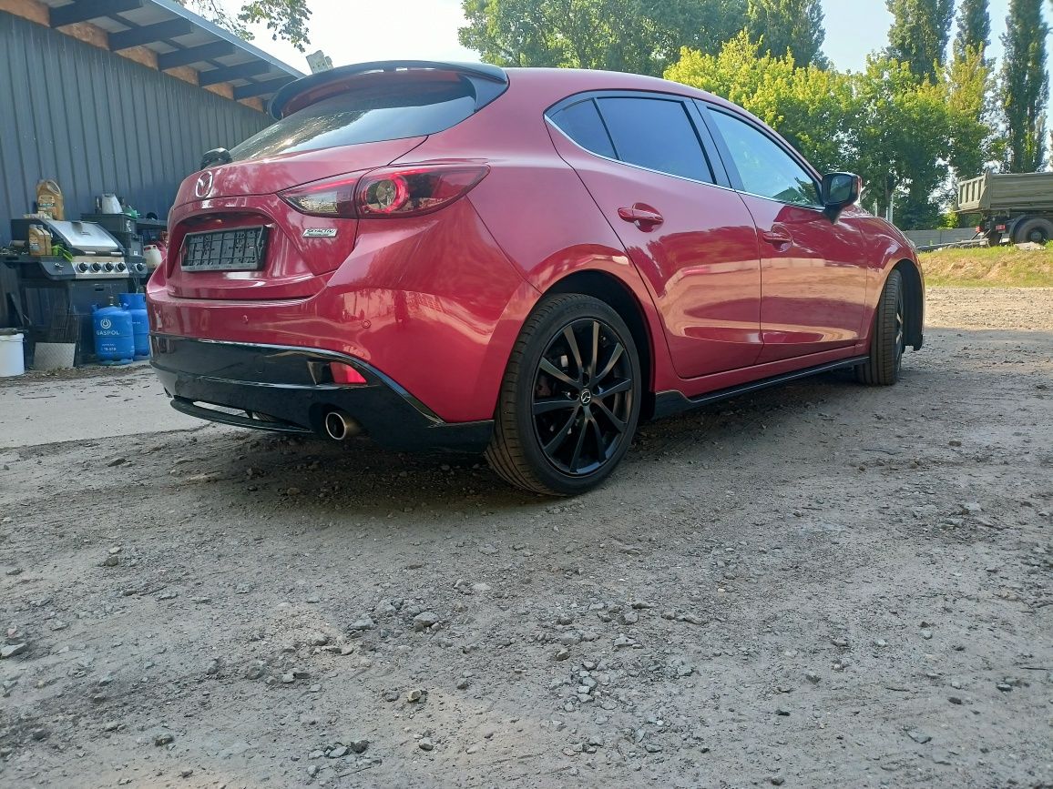 Mazda 3 2.2 D SKAYACTIV 150KM Black Limited