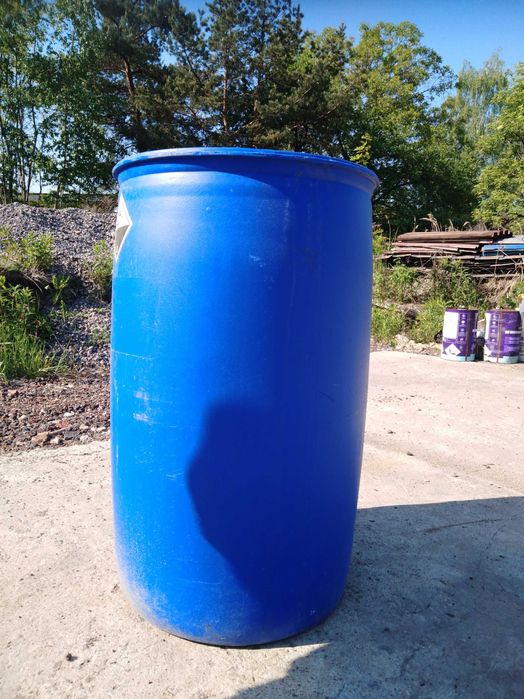Sprzedam beczka plastikowa 200 litrów na wodę