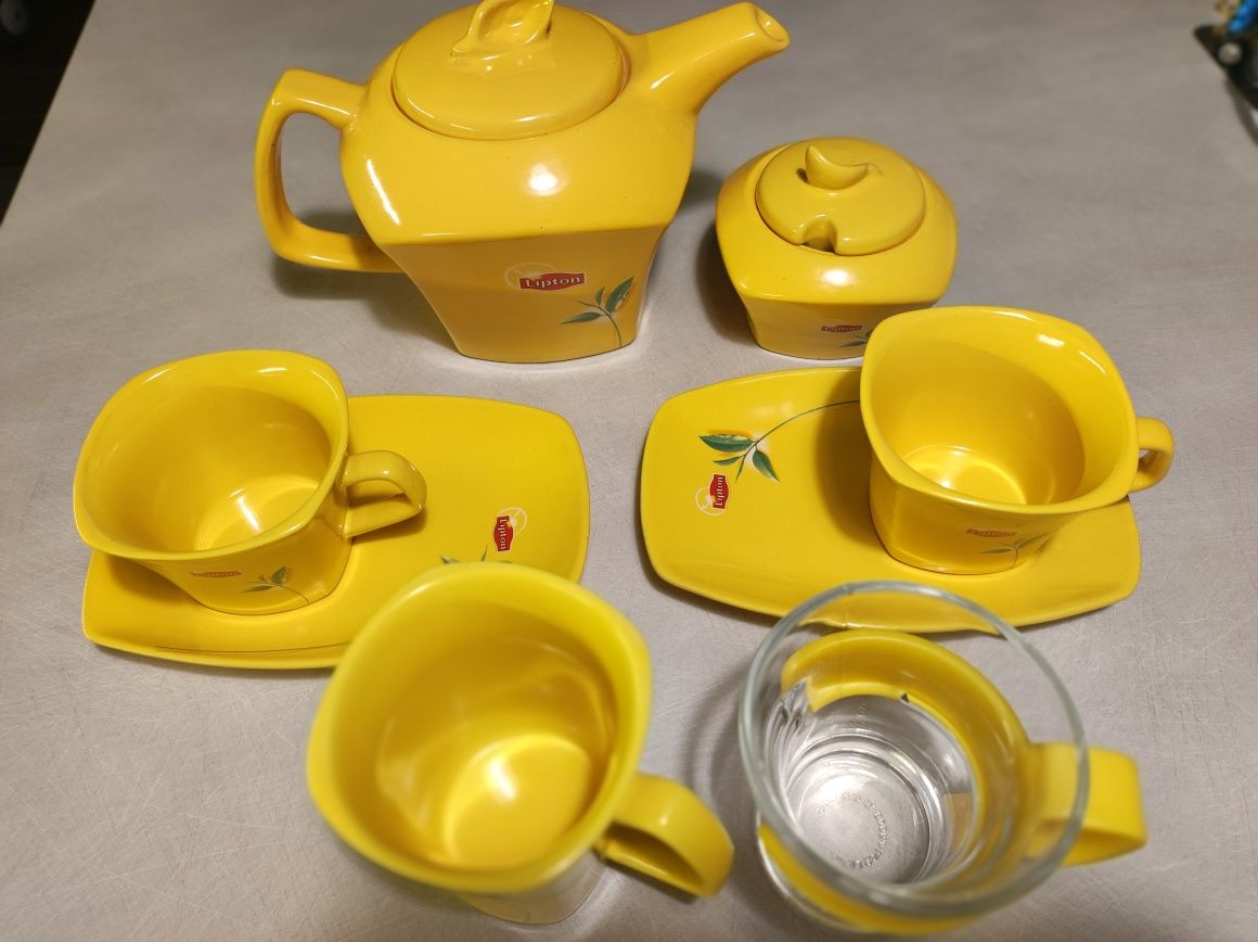 Zestaw porcelany Lipton 6 el cukiernica, imbryk,filiżanki, kubek, szkl