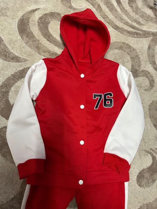 Костюм спортивний