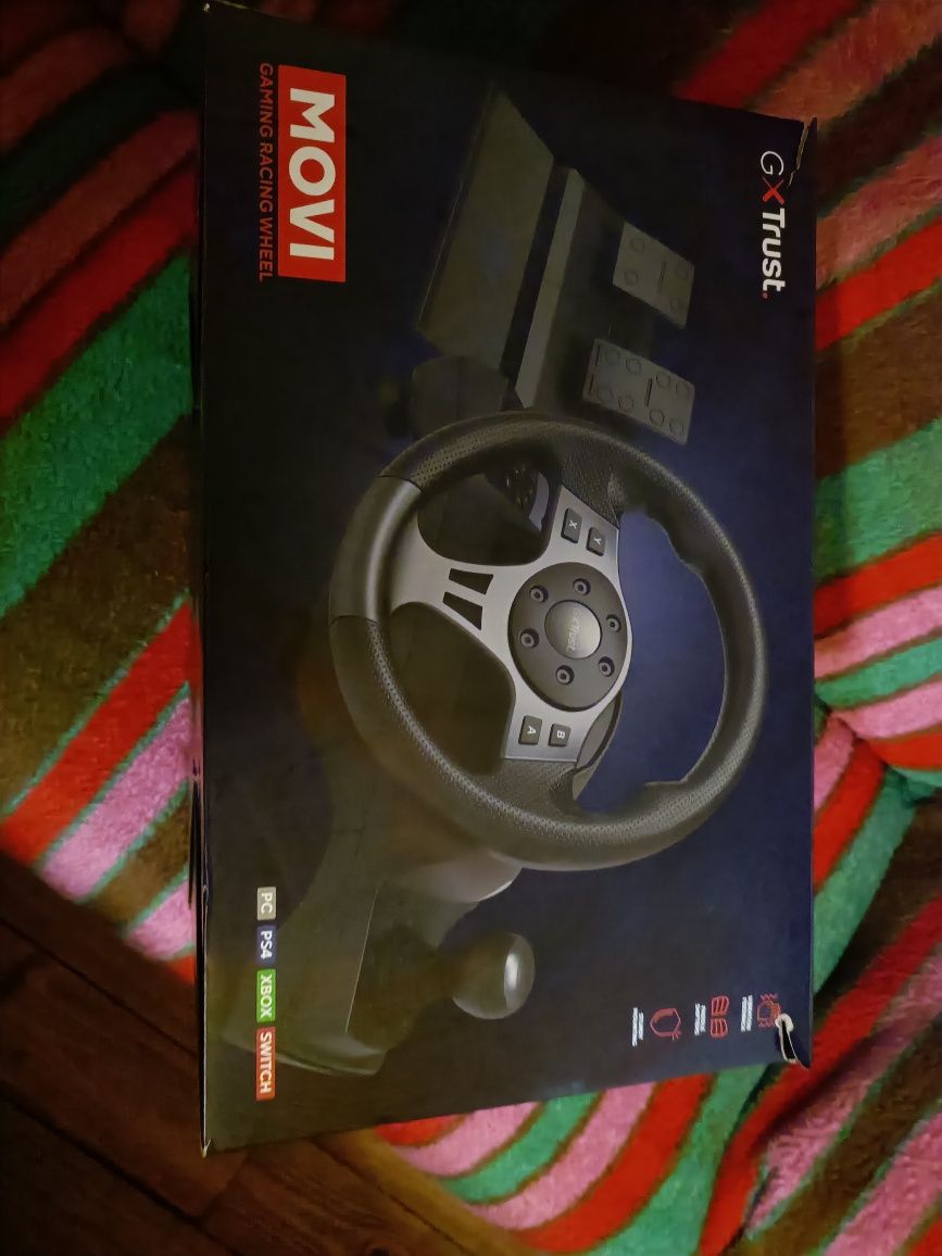 Volante e pedais gaming
