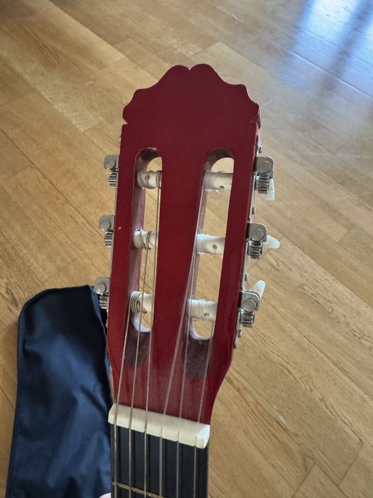 Guitarra nova com pouquíssimo uso