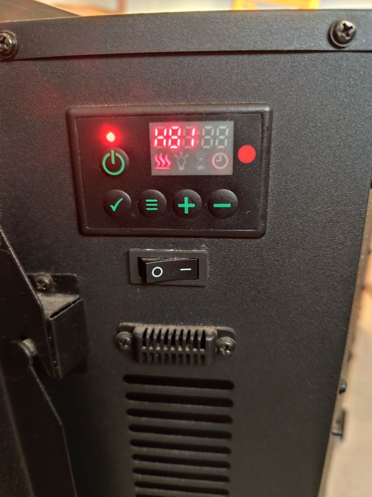 Lareira Elétrica com efeito de vidro preto