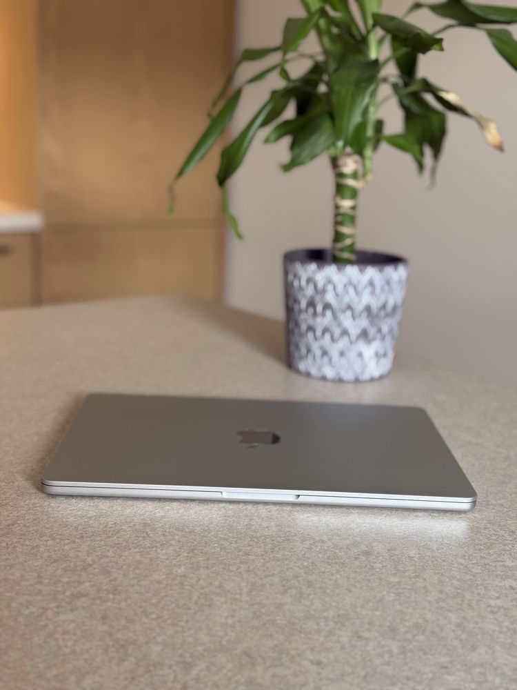 MacBook Air 13” M4 | 16GB RAM | 256GB SSD | Srebrny | Gwarancja