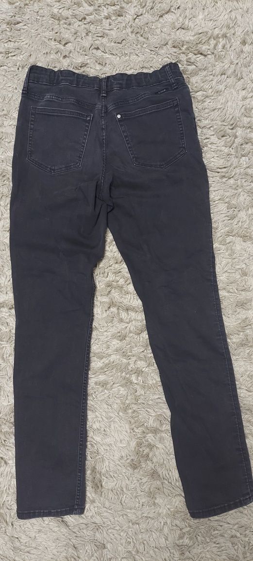 Sprzedam jeansy chłopięce firmy H&M w rozmiarze 170cm.