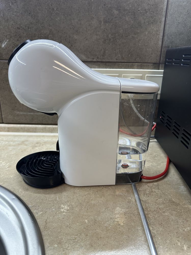 Продам кавоварку капсульну Krups Dolce Gusto Genio S