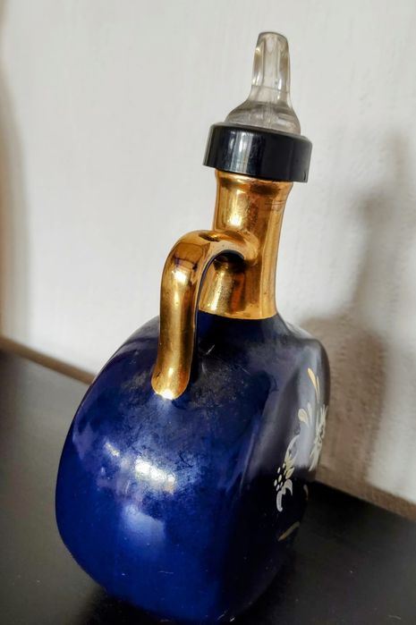 Piękna stara karafka