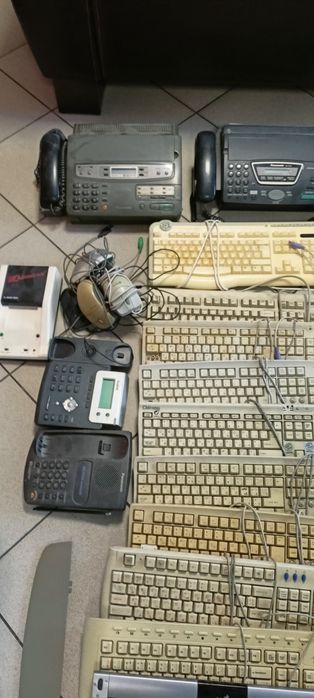 Клавіатури старі бу, факси, миші а інше офісне барахло