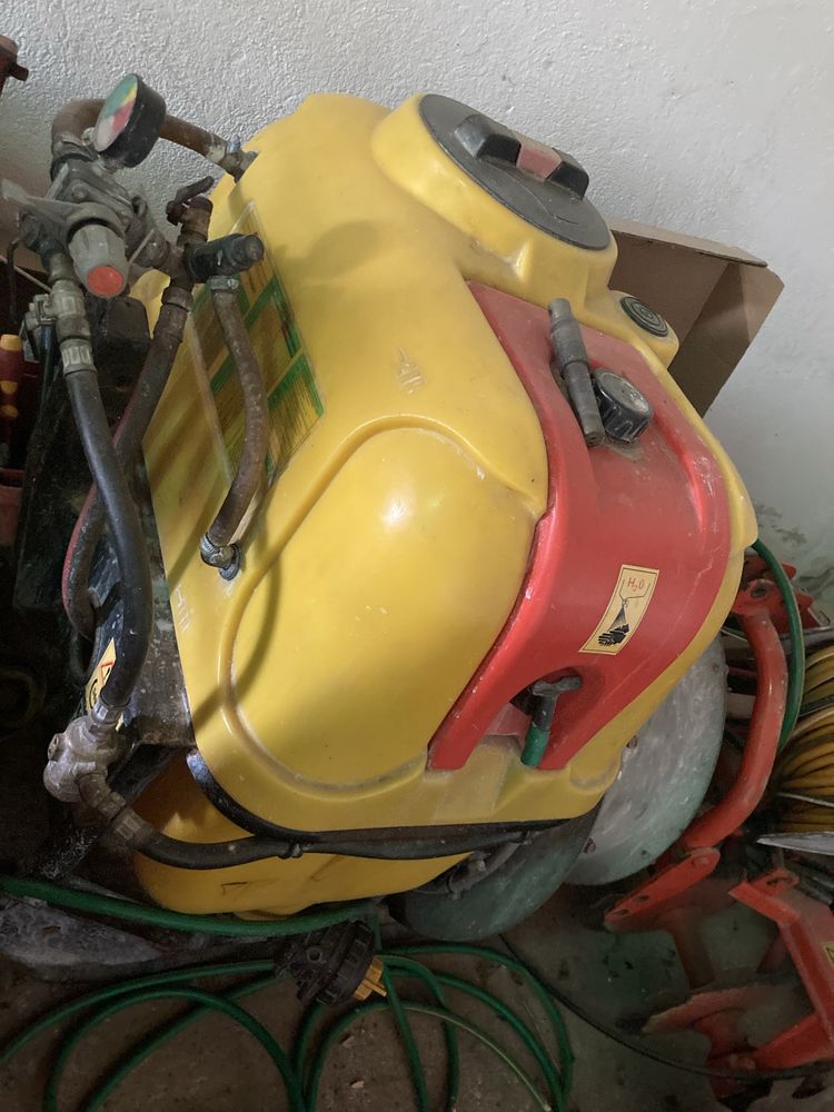 Trator Kubota B1220