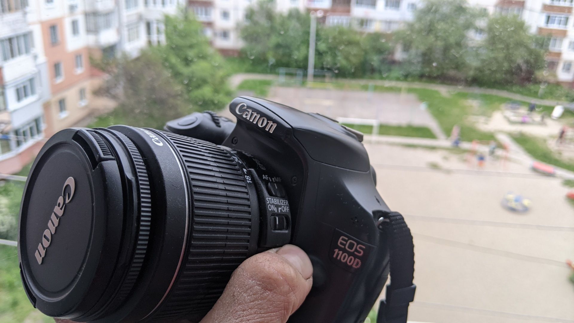 Canon EOS 1100D фотоапарат