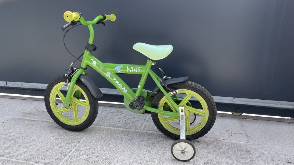 Bicicleta criança roda 14, com rodinhas em muito bom estado