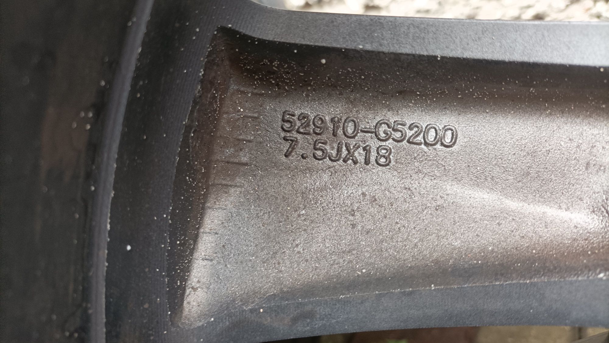 Koła (alufelgi 7.5Jx18+opony Michelin 225/45ZR18) oryginał KIA Niro