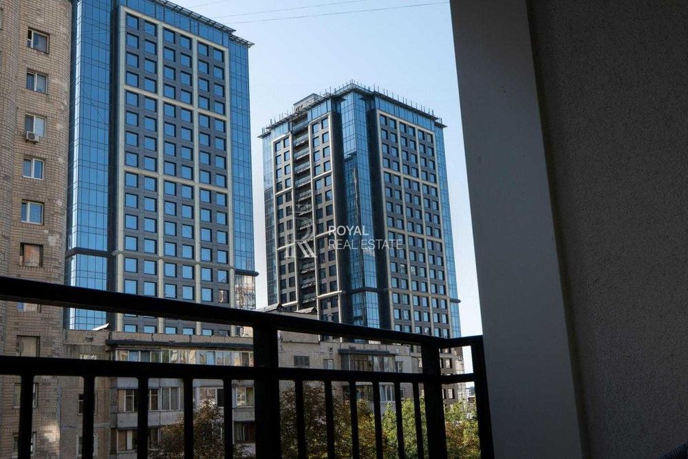 Продажа Квартири Барбюса Анри Печерськ Киев ЖК Кардинал 50м2, 3 поверх