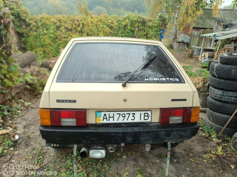 Автомобіль Ваз 2108